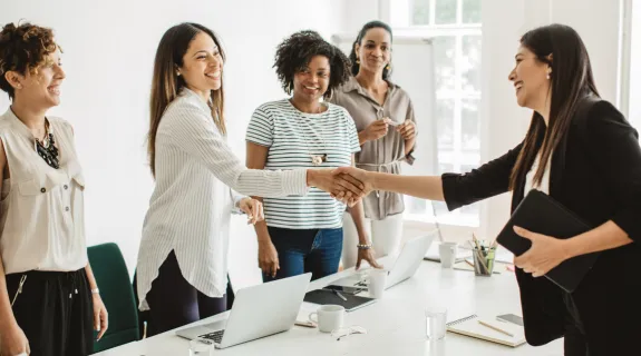 フォーカスグループインタビューをしている人達