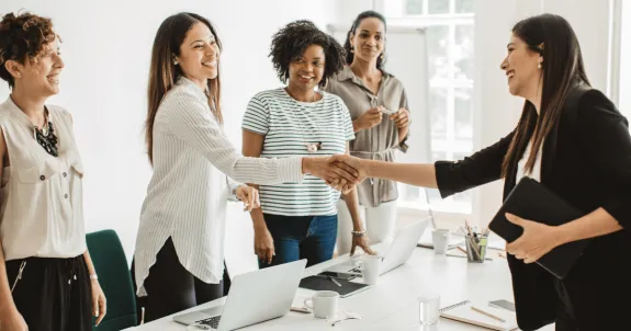 フォーカスグループインタビューをしている人達