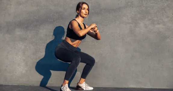 スクワットで効果的に鍛えられる女