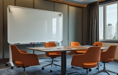 Ein mobiles whiteboard in einem konferenzraum