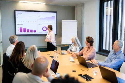 NearHubBoardMax bestYealinkMeetingBoardAlternative