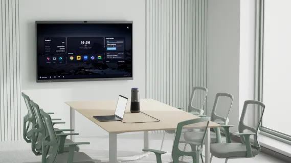 Plug and play 360 conference camera setup capturing 3 to 6 people in huddle spaces and small meeting rooms.