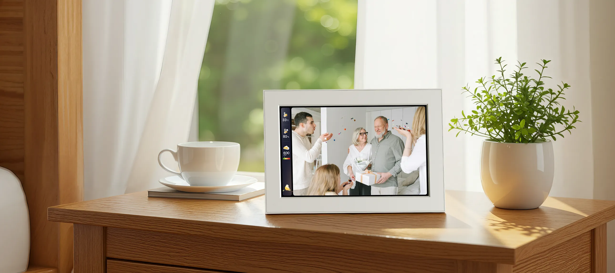 10 inch white digital photo frame with air quality monitoring for gifting