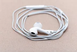 Best USB-C earbuds for Android and laptops, featuring wired and wireless options for work and daily use