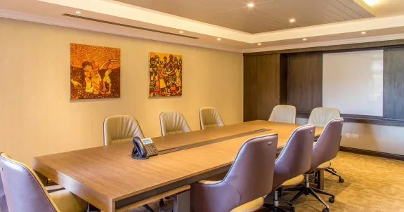 会議室の上座はどこ？ロの字席順と下座を完全解説