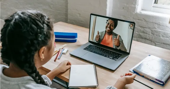 オンライン授業で集中力を高める方法｜原因・改善策・授業設計5ポイントを解説