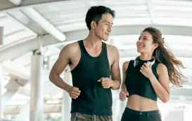 ジョギングでダイエットをしている男女