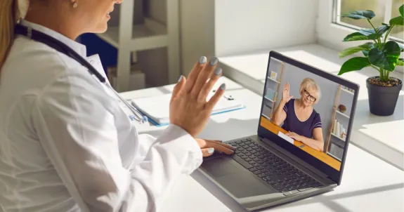 web会議中の二人