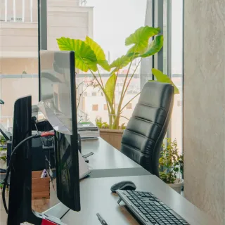 Black attractive desk chairs