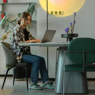 Ergonomic office stool
